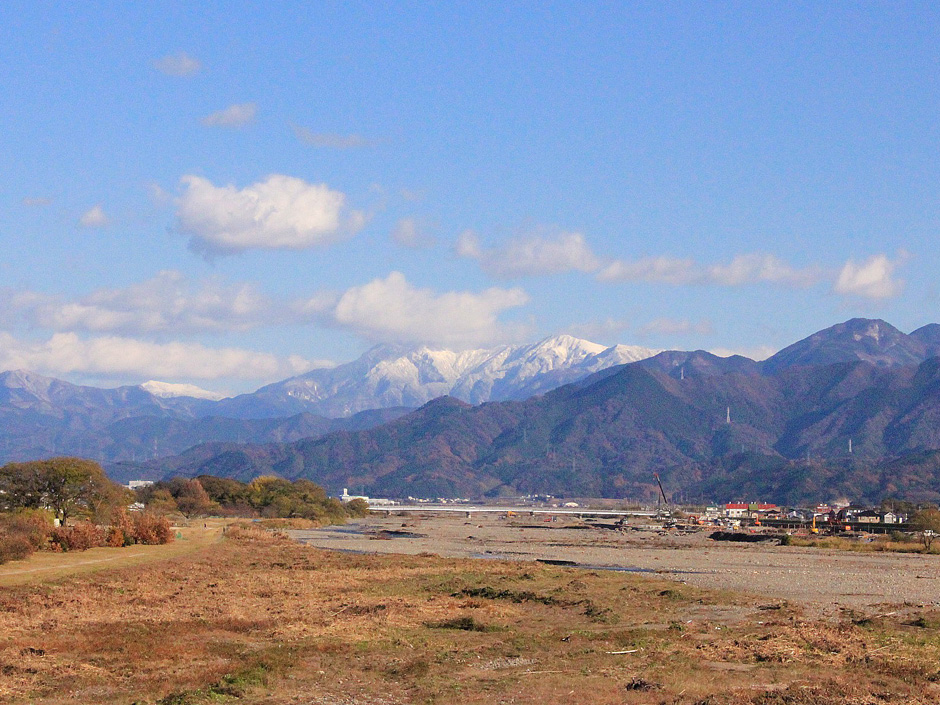 重信川から眺める石鎚山