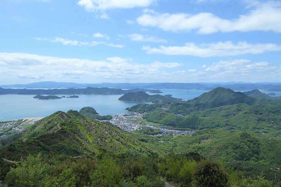 安神山から望む瀬戸内海（今治市大三島）